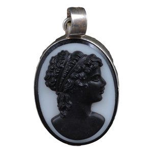 Black & White Cameo Pendent Wrapped in .925 Silver